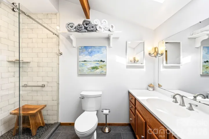 En Suite Bathroom