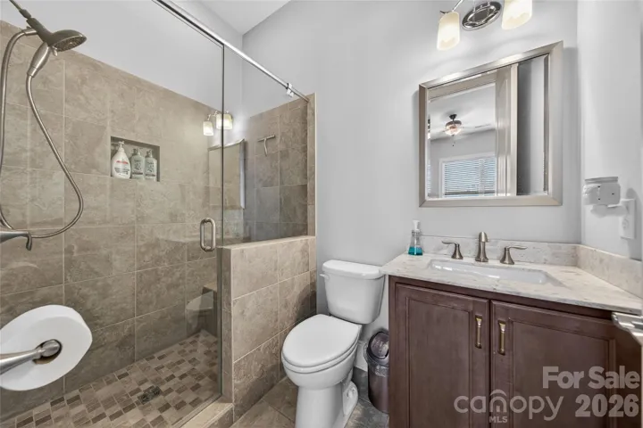 First Floor Guest Suite En Suite Bath