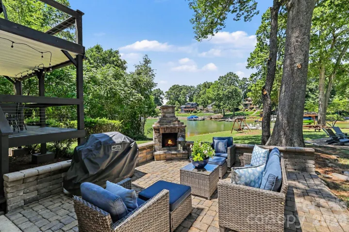 Enjoy Lake Norman living and year round water views!