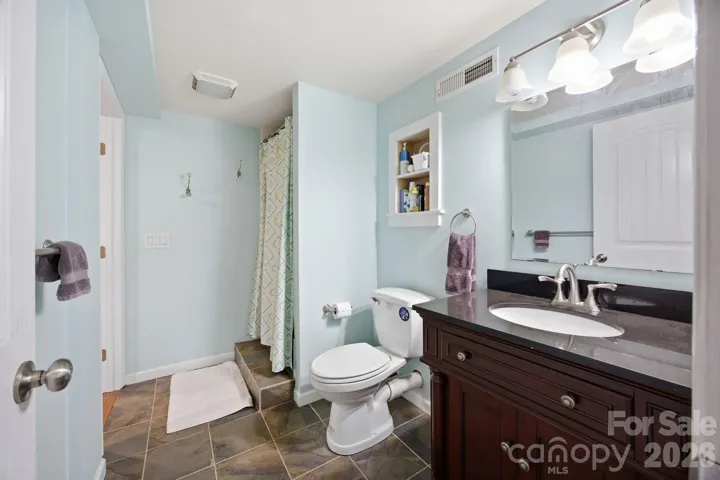 Full bath in basement