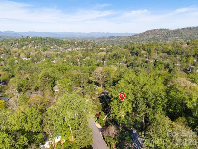 Minutes to Downtown Asheville