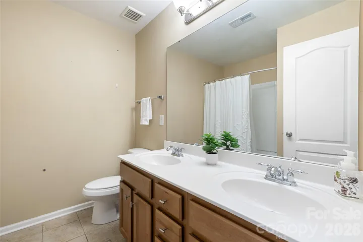 Secondary bath upper