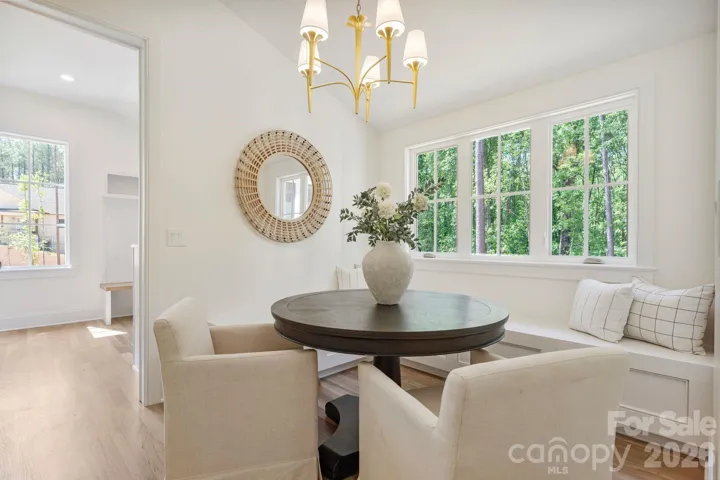 Breakfast Nook 