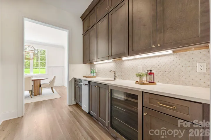 Butler's Pantry 
