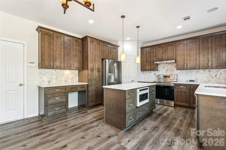 Kitchen with Upgraded Cabinets