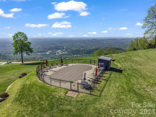 Even the swimming pool has a view!