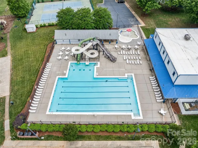 Community pool