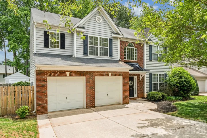 Welcome to 1206 E Arrow Lake Court