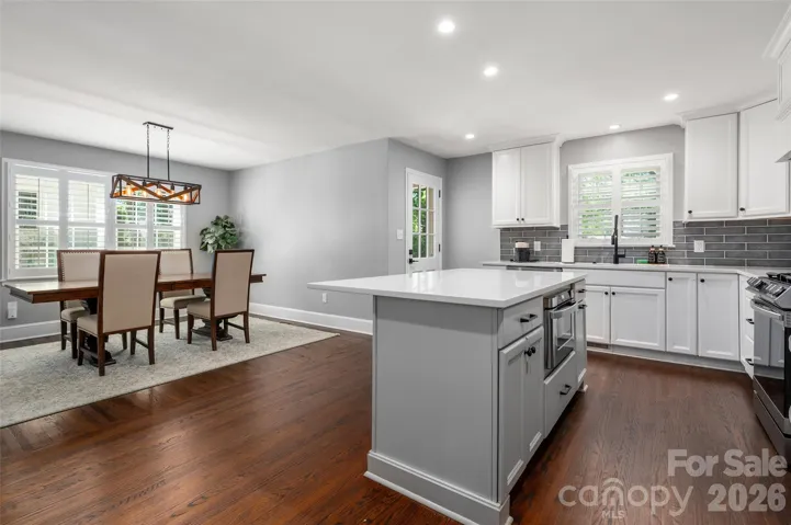 Open layout dining and kitchen