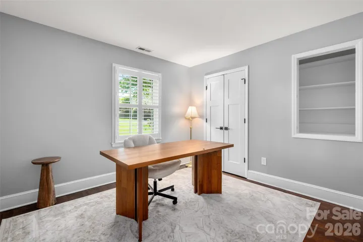 3rd bedroom as office