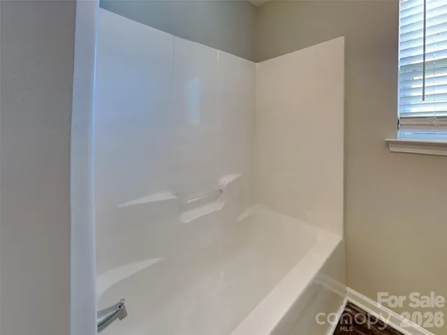 Upstairs full bathroom