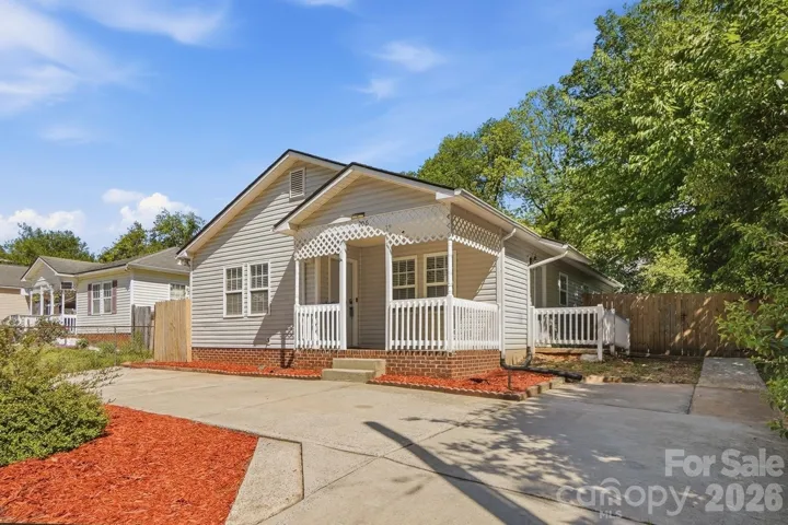 4 bedrooms near Station West