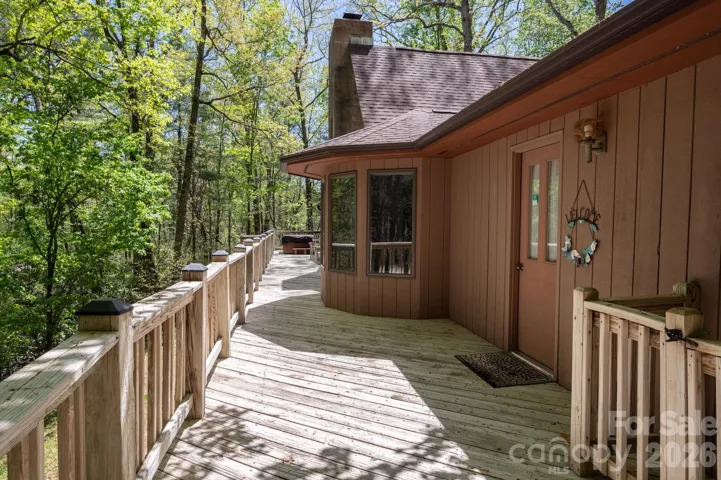 Rear Deck is Length of Home