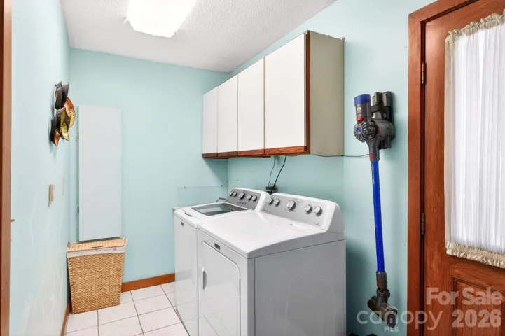 Laundry Room w/ Cabinetry