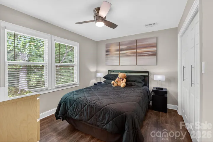 Guest bedroom
