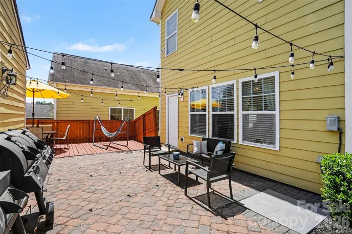 Private Backyard Patio/Deck