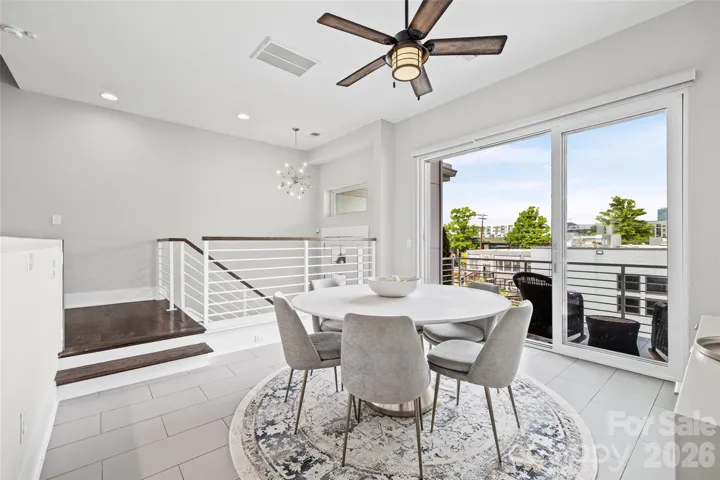 Inset dining room wiht balcony