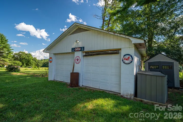 Detached 2 car garage with power.