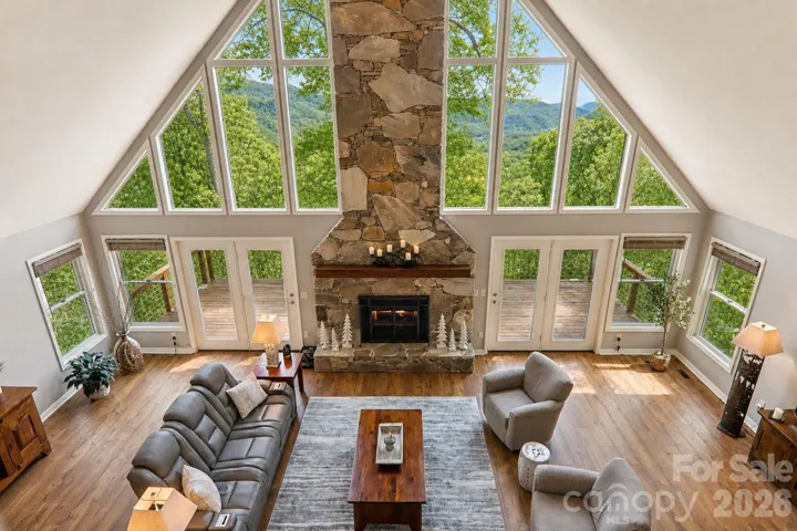 Spectacular VIEWS in the great room : 208 Buckeye Road, Maggie Valley NC