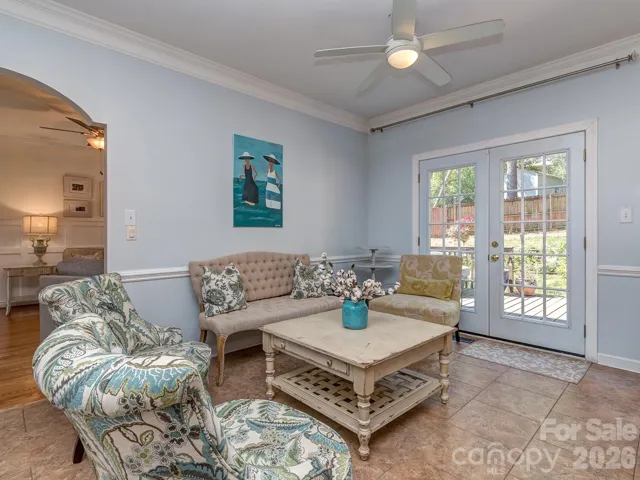 Dining area of kitchen being used as sitting area