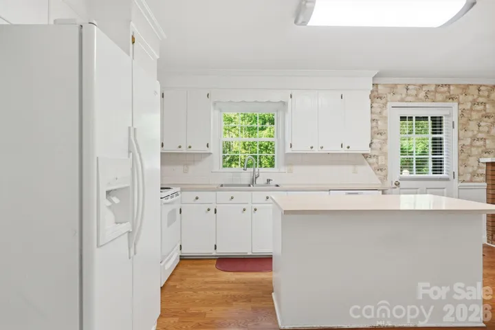 Island gives plenty of counterspace.