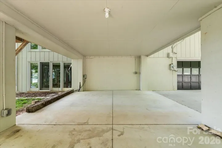 Plenty of room for parking 