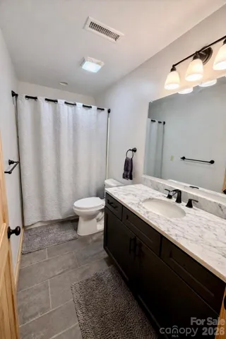 Main level bath
