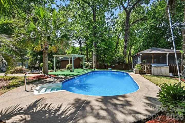 Gorgeous inground gas heated pool- well maintained and comes with a pool cover, leaf cover, all pool equipment and accessories are included 