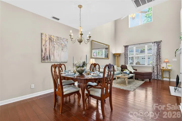 Perfectly sized for everyday dining yet spacious enough to host six or more when friends and family gather.