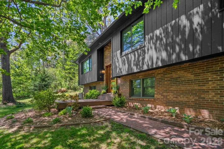Welcome to 75 High Valley Estates Drive in Alexander!