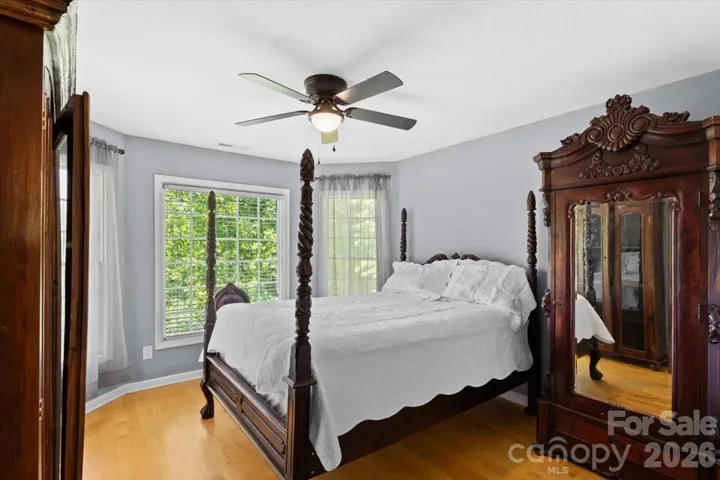 Upstairs bedroom 1 w/beautiful view
