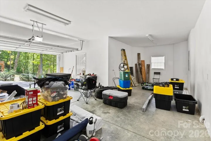 Spacious garage with extra space
