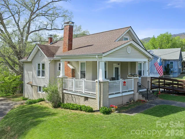 Welcome to 45 Summit St!
