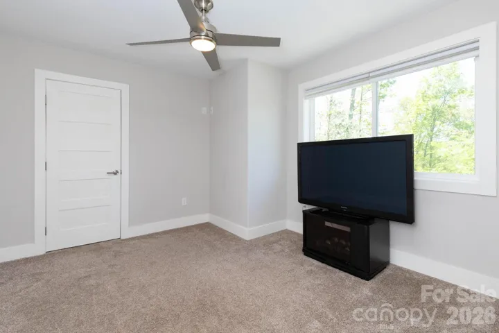 Bonus/Sleeping Room