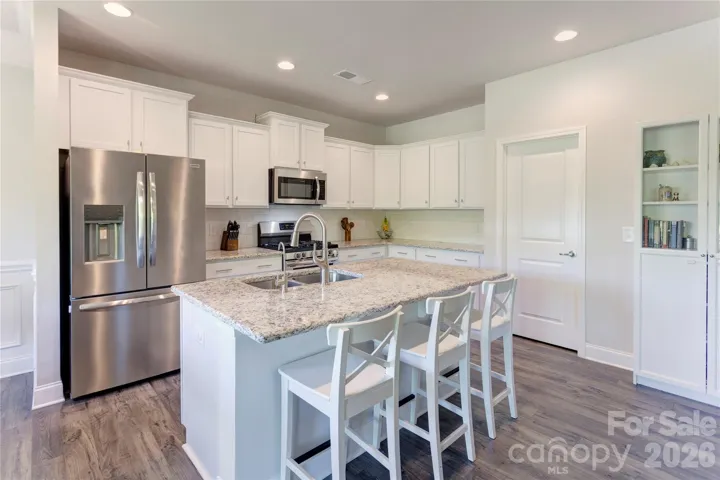 Spacious well appointed kitchen