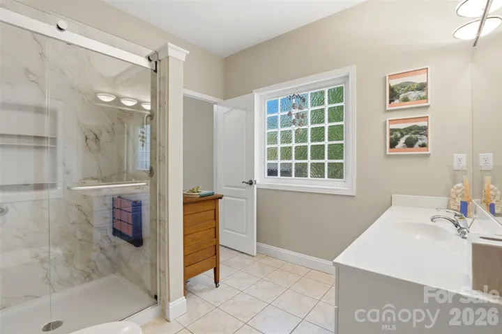 Ensuite bathroom