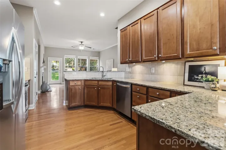 Granite counters and new stainless appliances