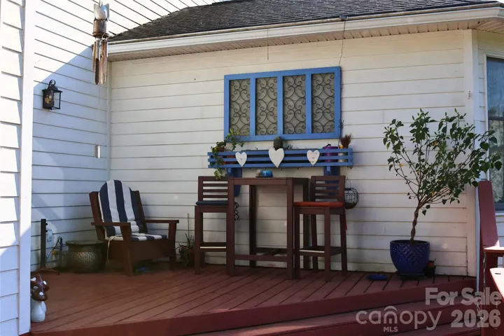 2nd deck relaxing area