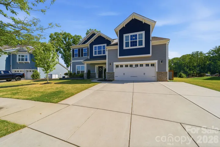 Extended 3 Car Width Driveway