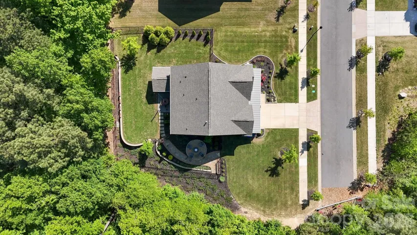 .30 acre yard with great privacy