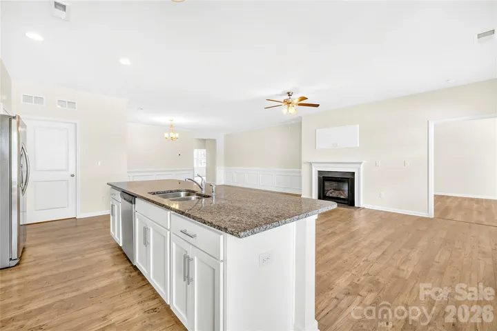 Kitchen island/bar