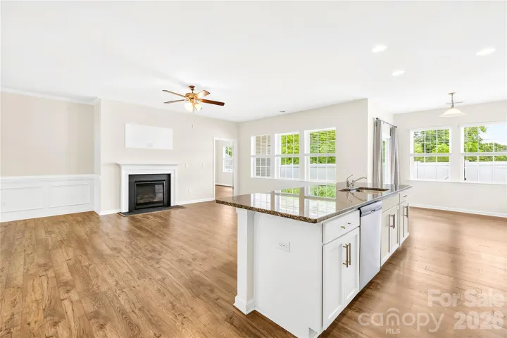 Immaculate and move in ready!