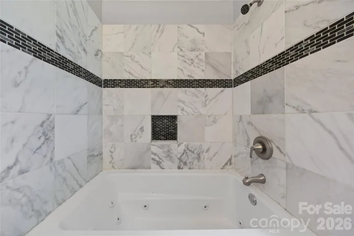 Jetted Tub 
