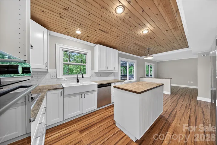 Granite Counters & Tile Backsplash