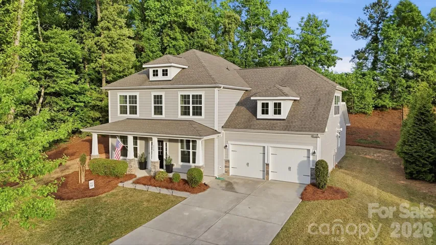 Beautifully maintained exterior