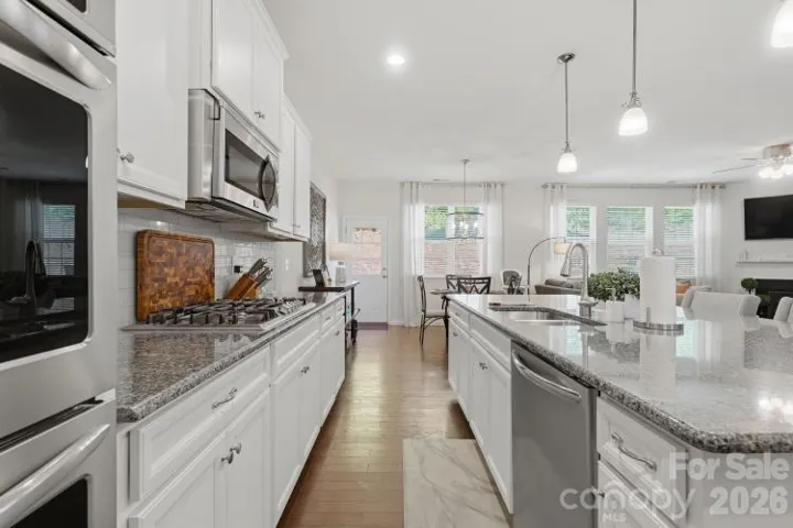 Stainless steel appliances and gas cooktop