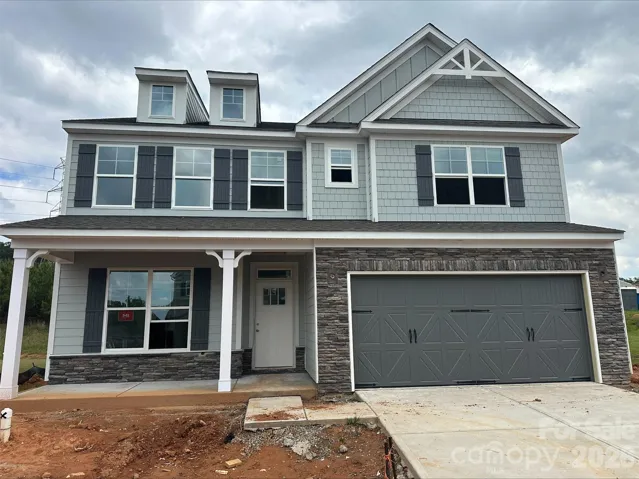 Homesite 587 features the Davidson plan