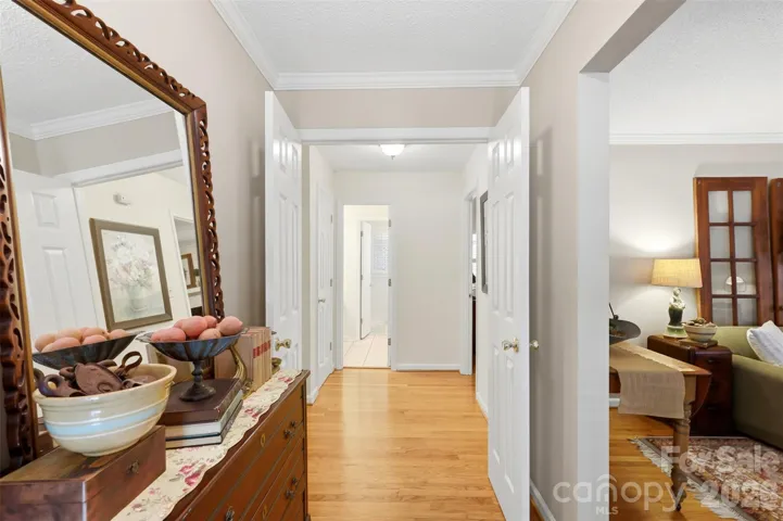 Front foyer is wide and welcoming!