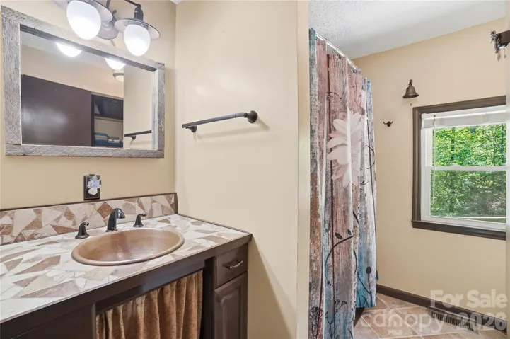 Hall full bath