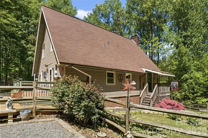 Lovingly maintained A-Frame with a mountain cottage feel